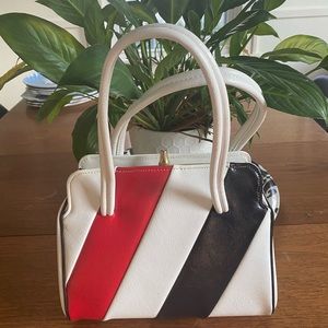 Vintage handbag. Great condition. Red/white/blue.